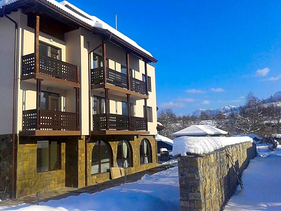 Семеен хотел Балканъ-Априлци