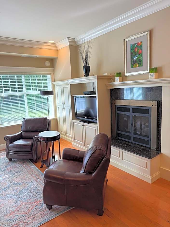 Crown Mansion Boutique Hotel & Villas