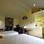 Monterey Fireside Lodge
