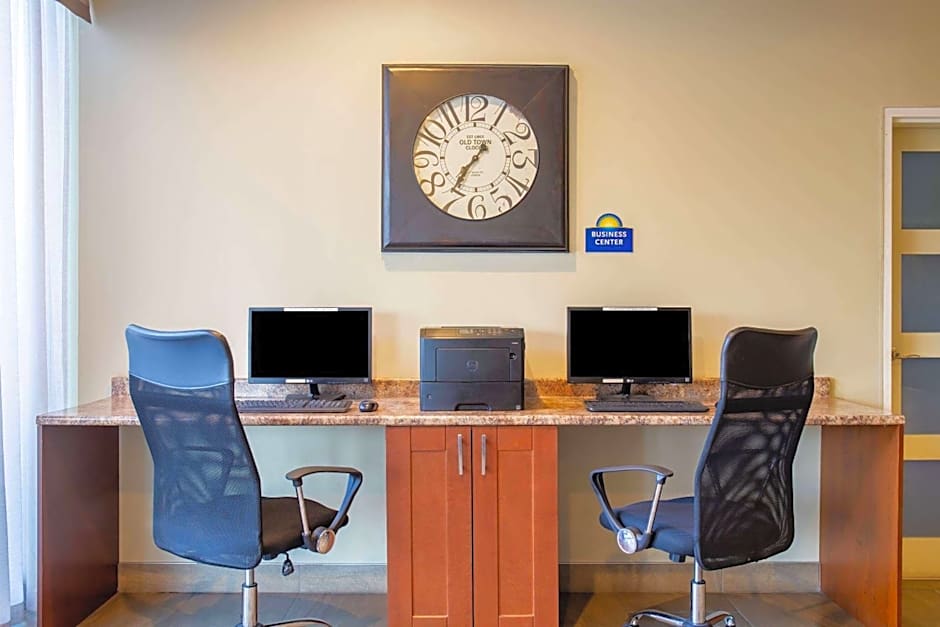 Days Inn & Conference Centre by Wyndham Cranbrook