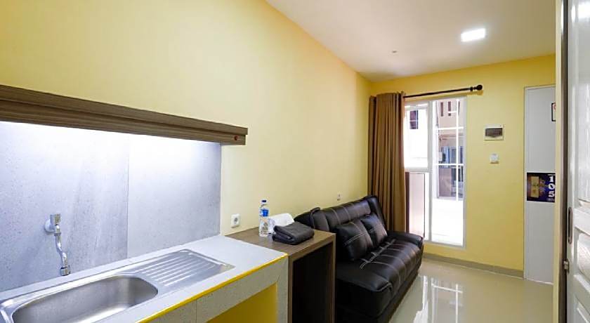 RedDoorz Plus near Paragon Mall Semarang