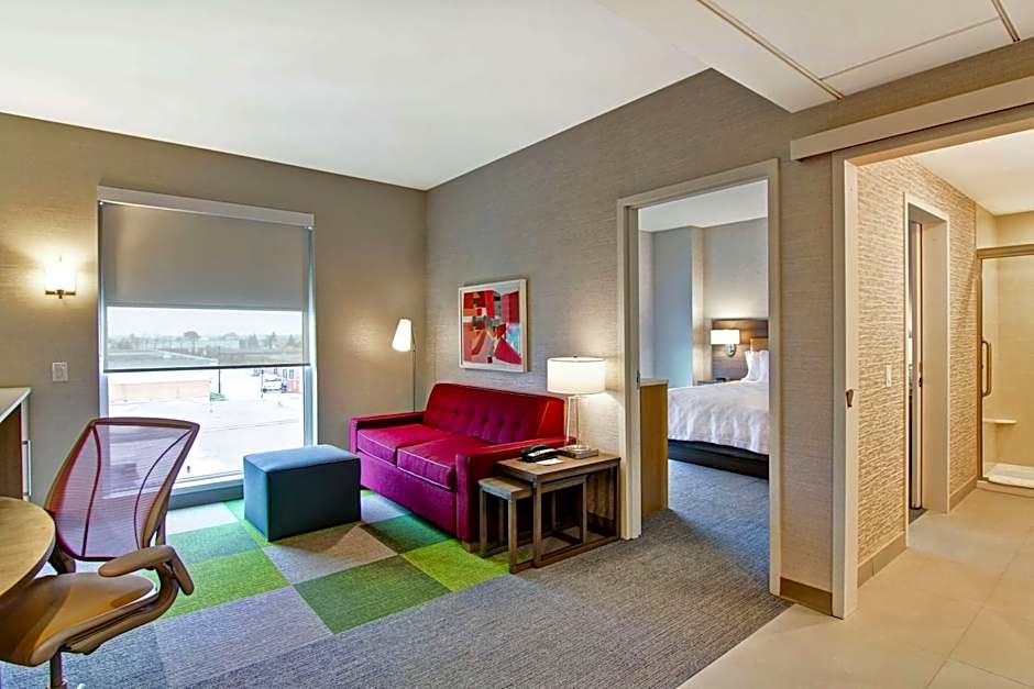 Home2 Suites by Hilton Montreal Dorval, QC