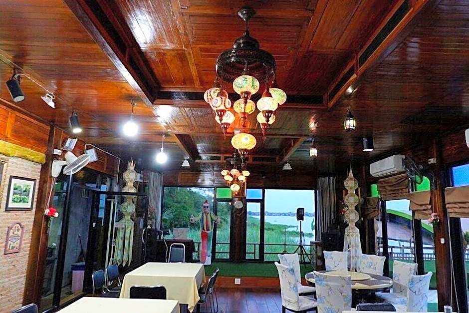 Suwanna Riverside Resort