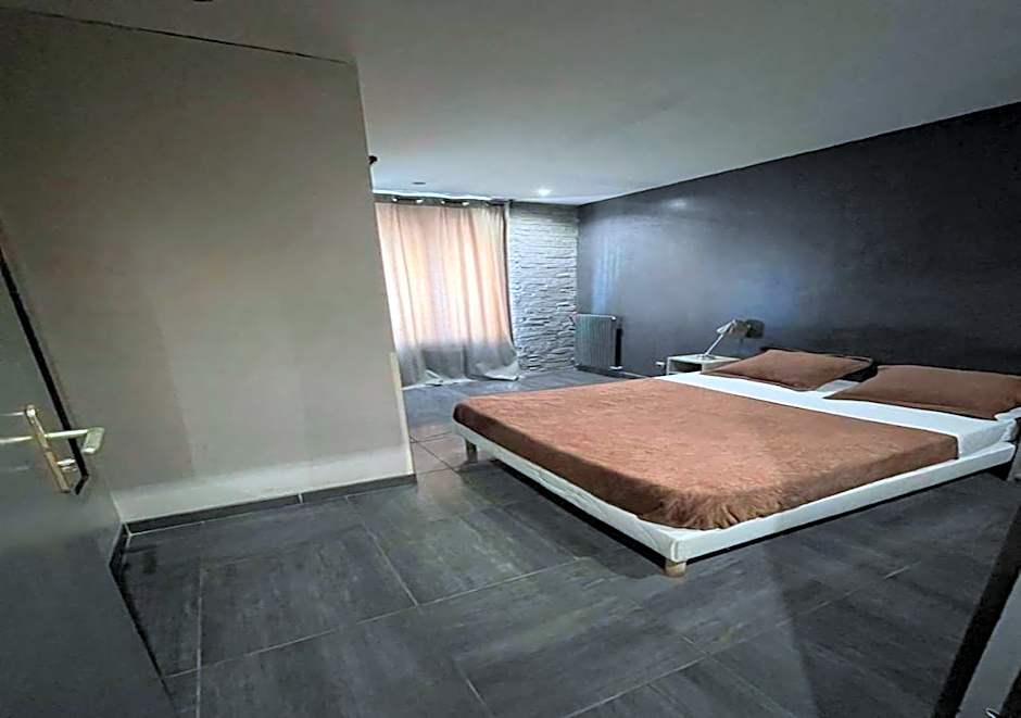 LPL Paris Hotel