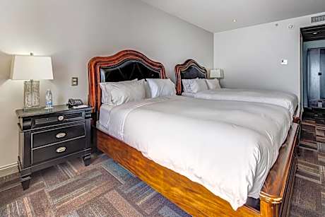 Deluxe Room, 2 Double Beds, Oceanfront View, Non-Smoking