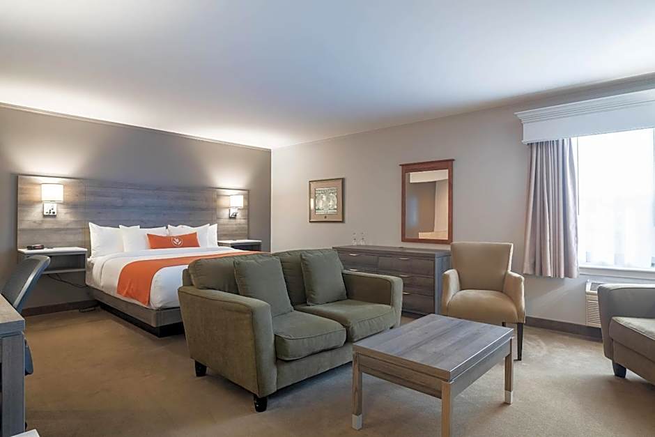 Amsterdam Inn & Suites, an Ascend Collection Hotel