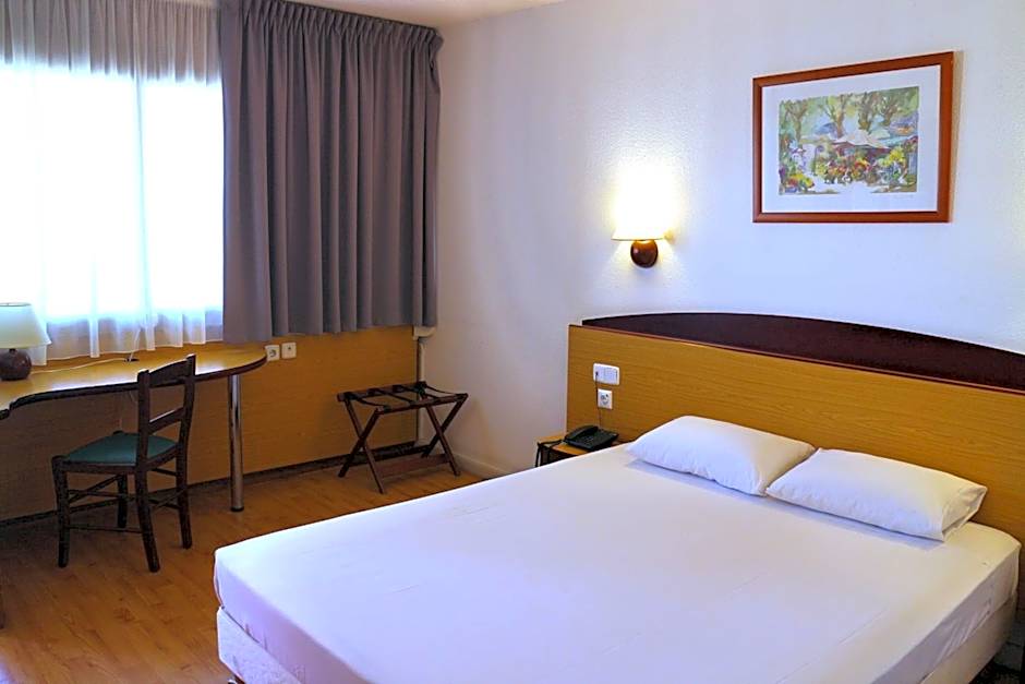 Photo 1 of 5 of Double Room - Disability Access