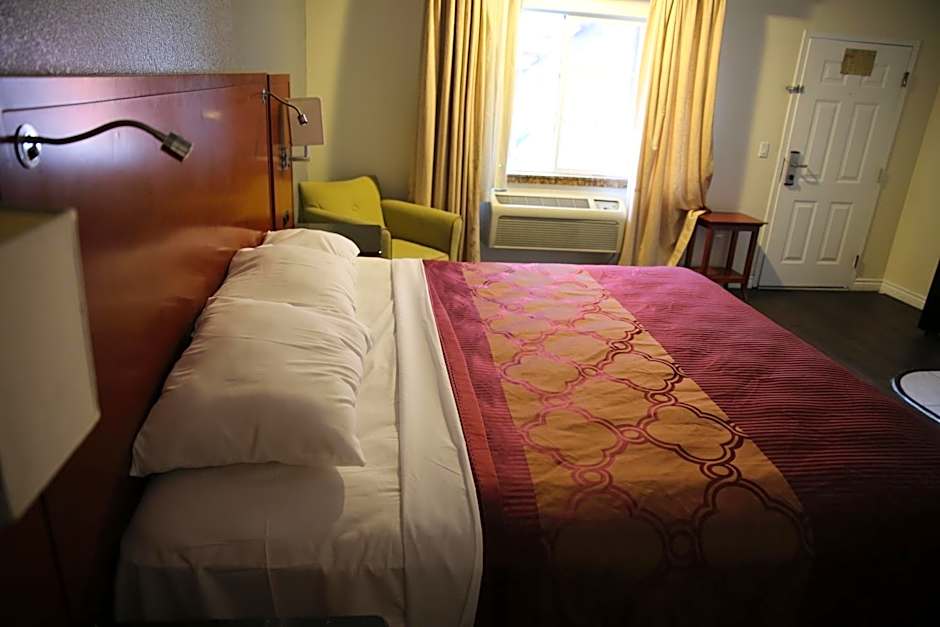 Chateau Inn & Suites