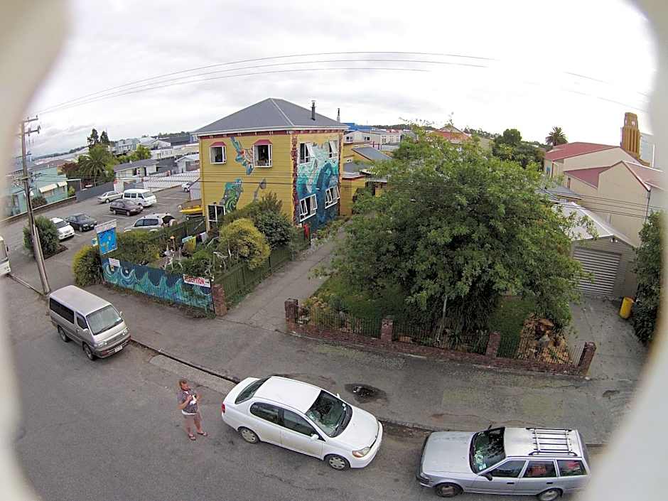 Bazils hostel & Surf School