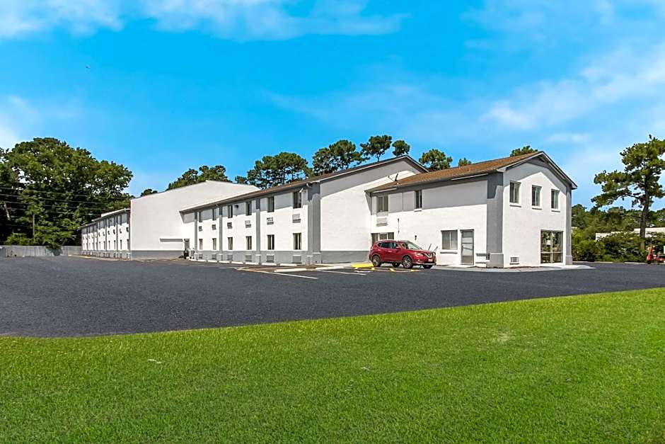 Econo Lodge Cherry Point