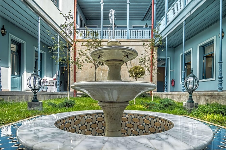 Golden Tulip Borjomi