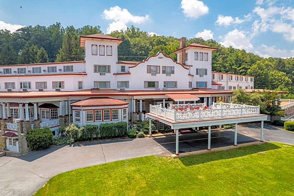 Historic Summit Inn