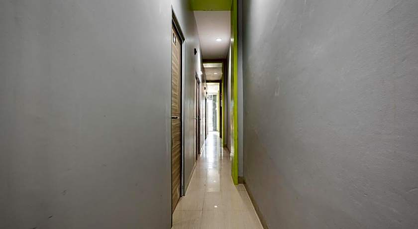 RedDoorz near Tanjung Duren 2