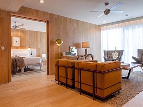 Contemporary Master Suite