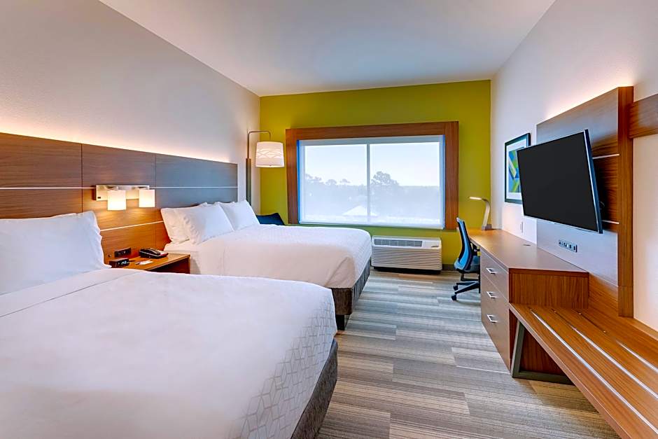 Photo 1 of 7 of 2 Queen Beds, Hearing Accessible
