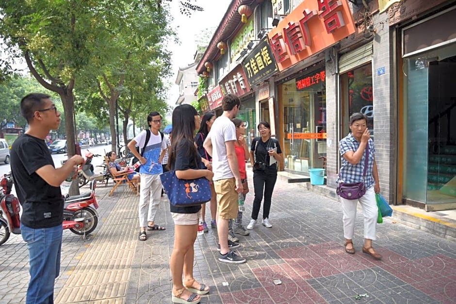 Xi'An Busy Hotel Bell Tower City Wall