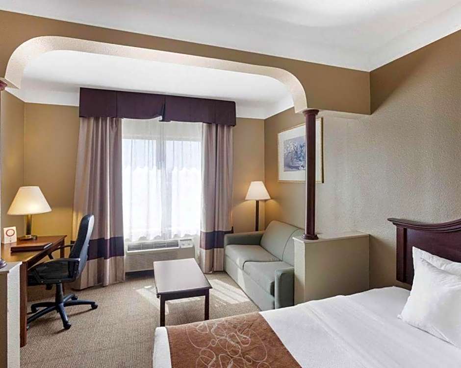 Comfort Suites Plainview