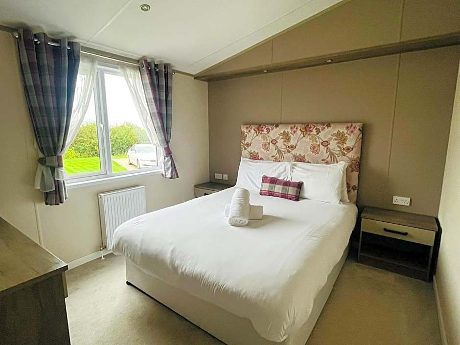 Springwell Lodge With Hot Tub