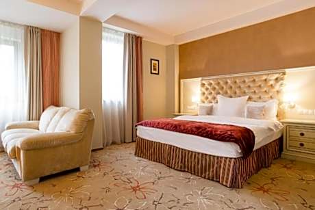 Single use Deluxe 4* with BREAKFAST included