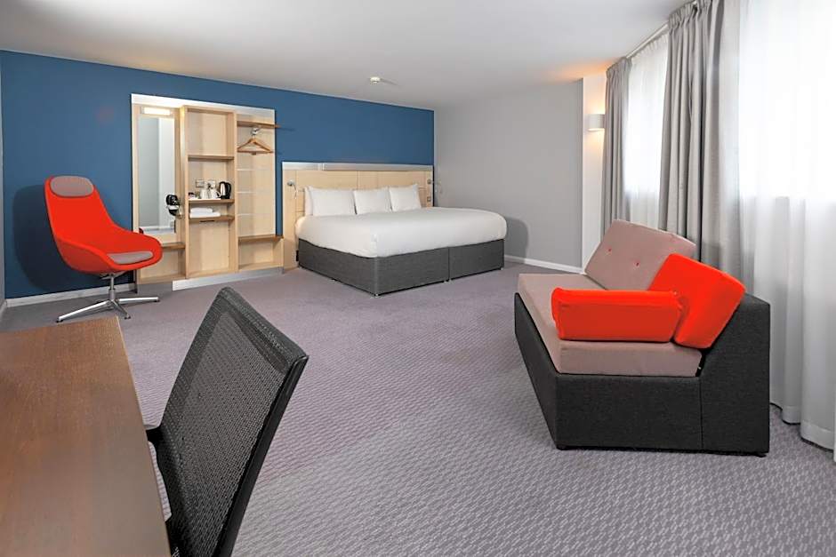 Holiday Inn Express Swindon City Centre By IHG