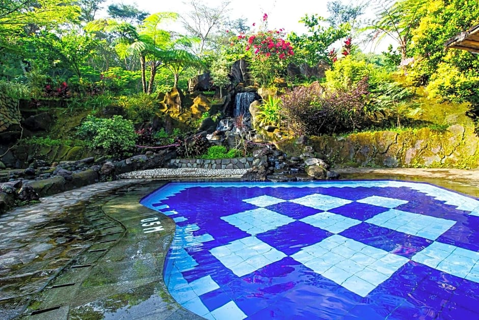 OYO HOMES 91242 Desa Wisata Cibuntu Kuningan Syariah