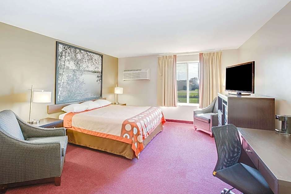 Photo 1 of 2 of 1 Queen Bed