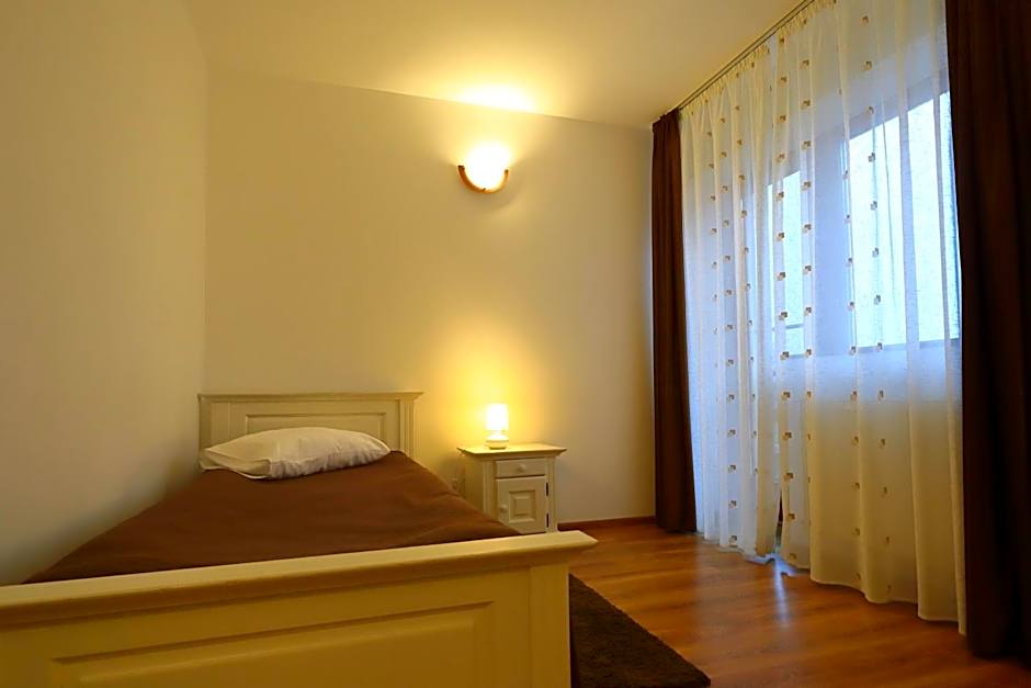 Photo 1 of 1 of Single Room