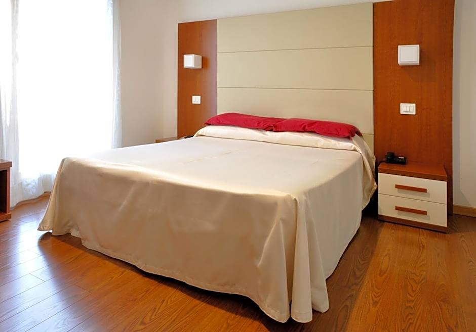 Hotel Mezzaluna
