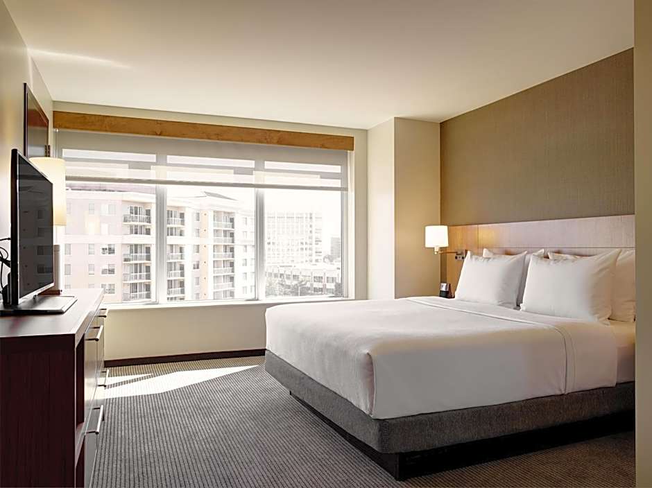 Hyatt Place Arlington Courthouse Plaza
