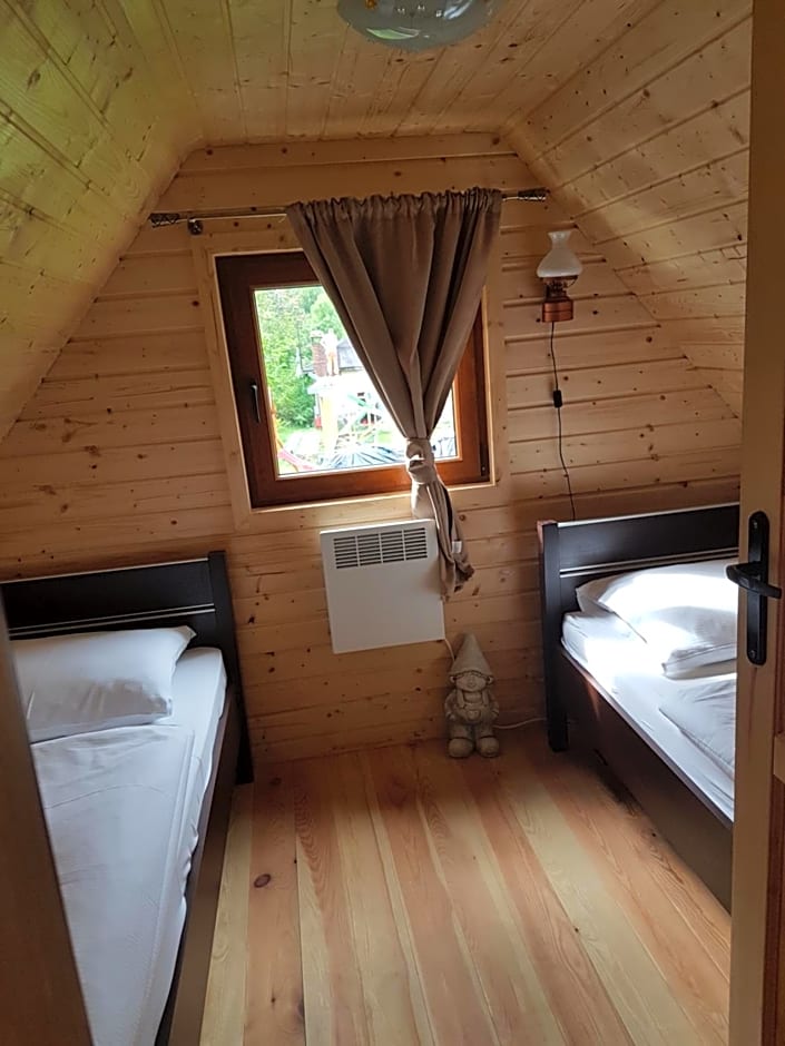Domek pod śnieżką 1
