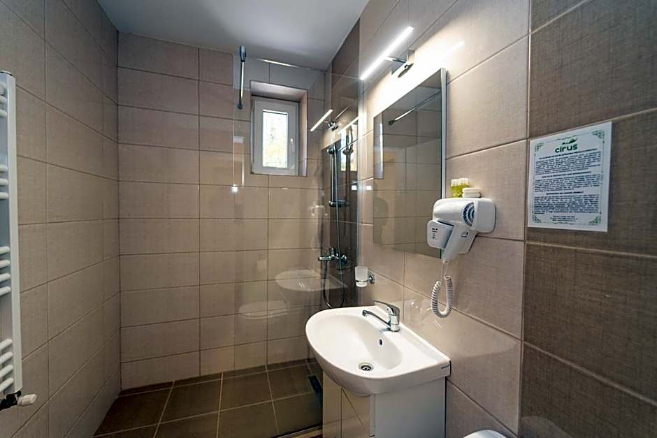 Hotel Cirus