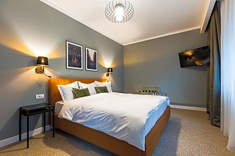 Executive Suite with Balcony