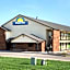 Days Inn by Wyndham Pratt