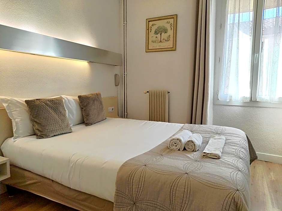 Logis Hôtel La Bastide d'Entraigues