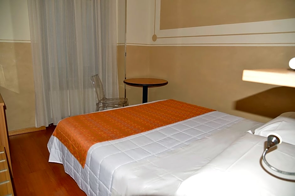 Hotel Amadeus E Teatro