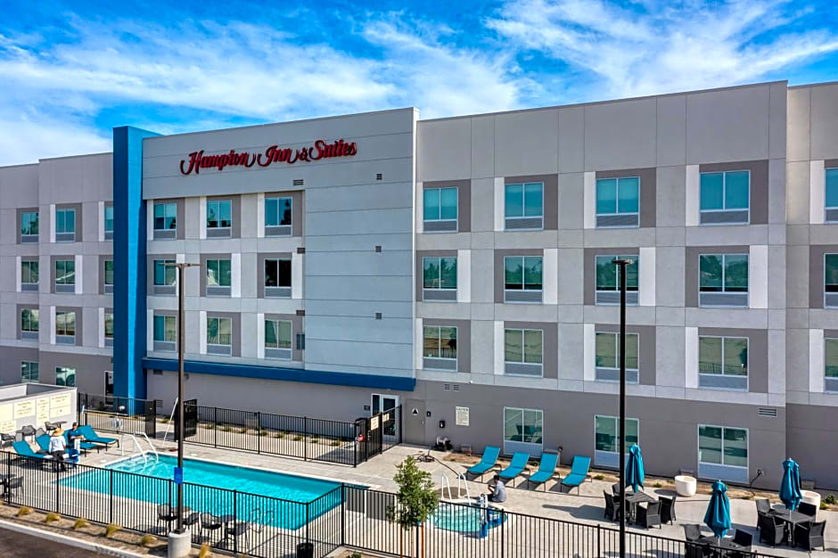 Hampton Inn & Suites Bakersfield Central