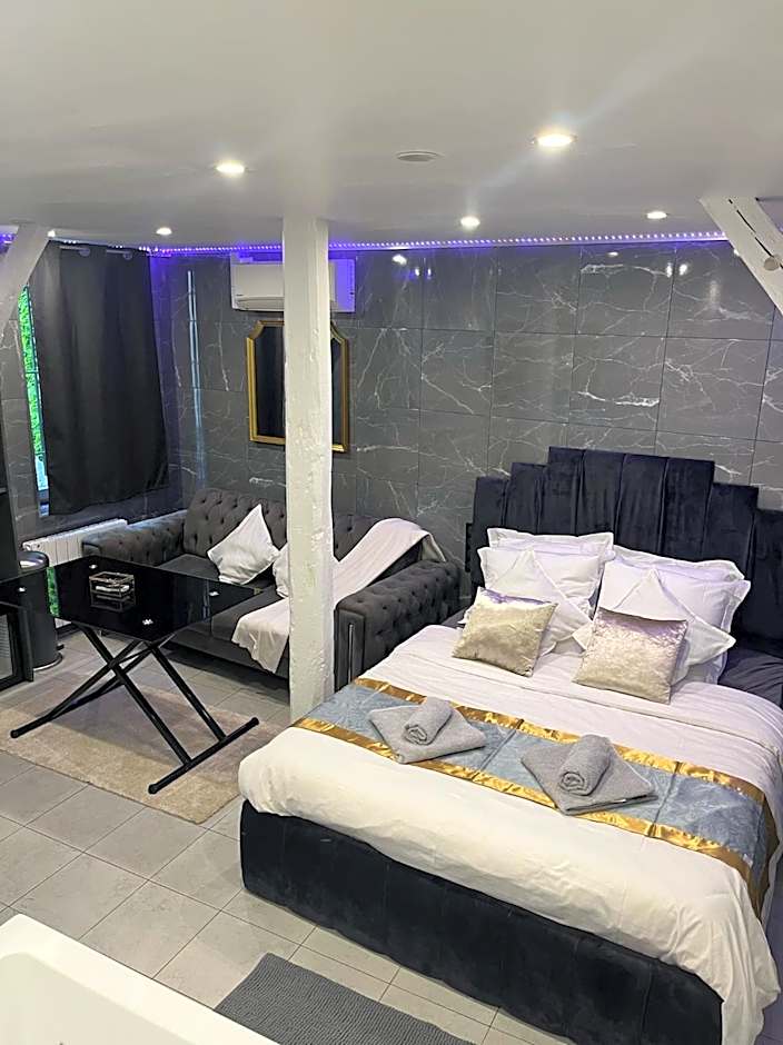 Room & Jacuzzi - Stade de France