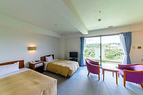 Green View Japanese Western Style Room
