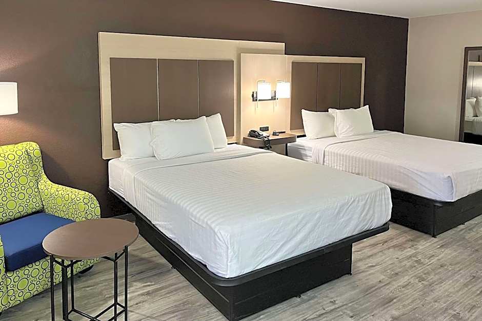 Quality Inn & Suites at Airport Blvd I-65