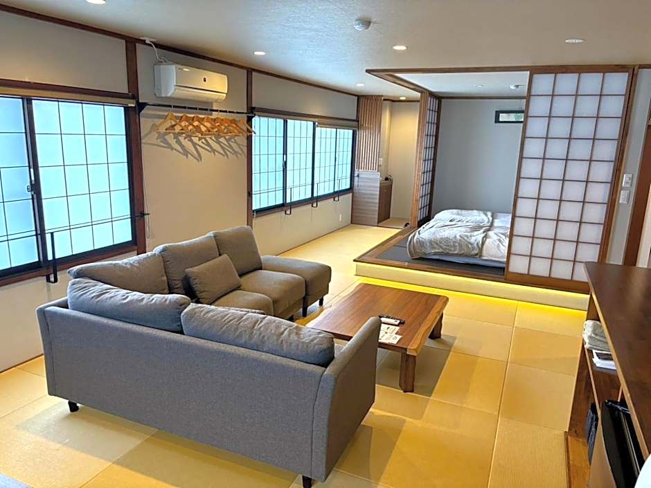 Nozawa Onsen Azegamikan