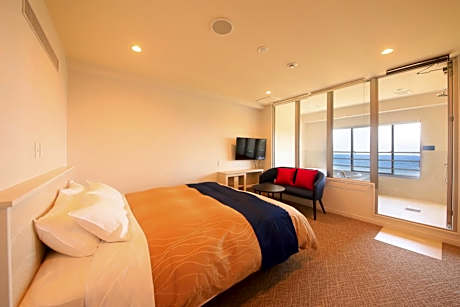 King Room with Spa Bath - Top Floor - Non-Smoking