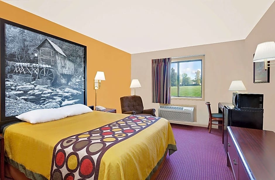 Super 8 by Wyndham Hillsville