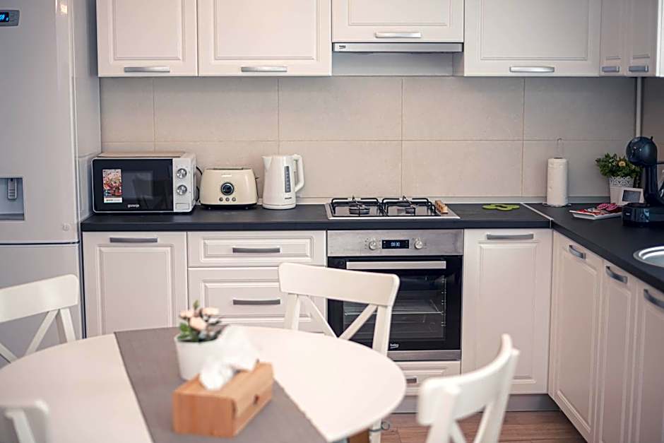White Mood Apartment Brasov