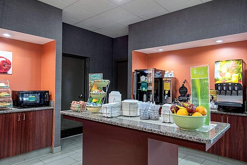 Quality Inn Holly Springs