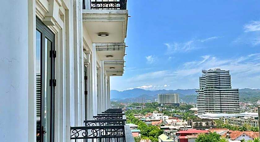 Duc Huy Grand Hotel and Spa