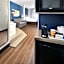 Comfort Suites Outlet Center