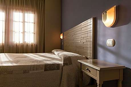 Deluxe Double or Twin Room with City View