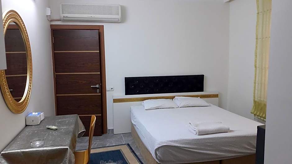 Photo 1 of 8 of Deluxe 1 Queen Bed
