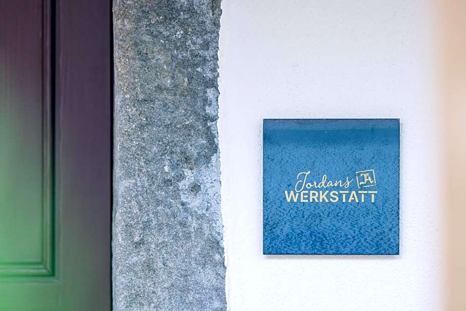 Amplatz 1523 - B&B and Suites