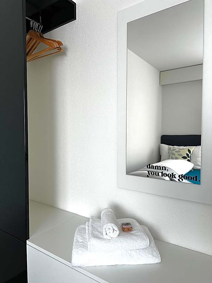 Hotel B&B Stossplatz anytime and easy self Check-in